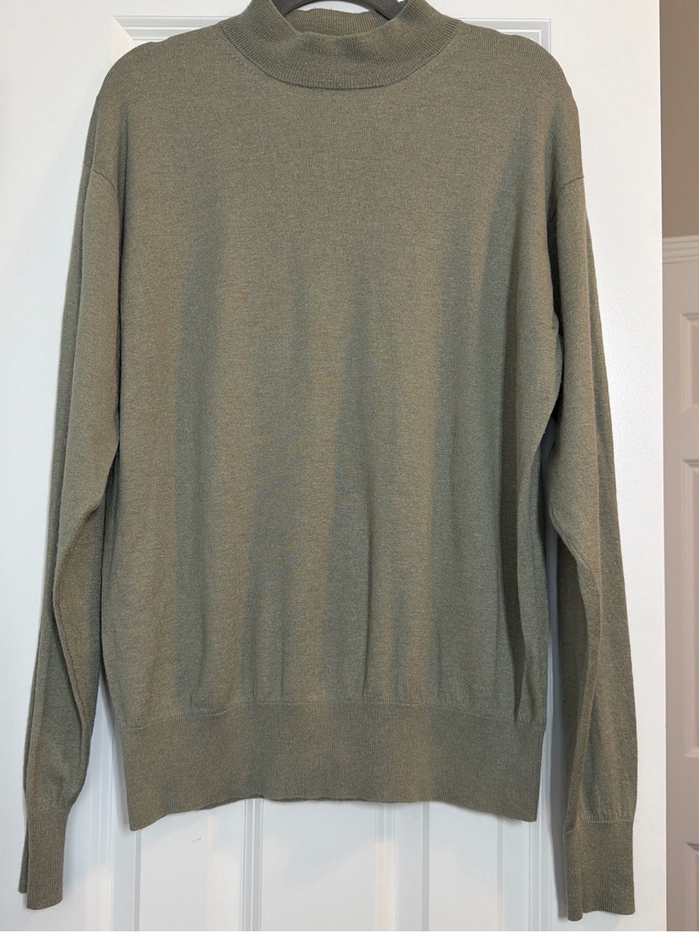Neiman Marcus Olive Green Turtleneck Sweater Silk & Cashmere